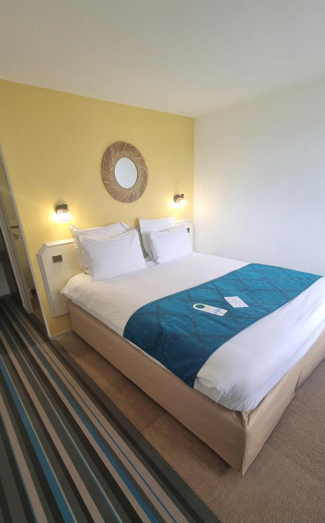Sure Hotel By Best Western Biarritz Aeroport Esterno foto