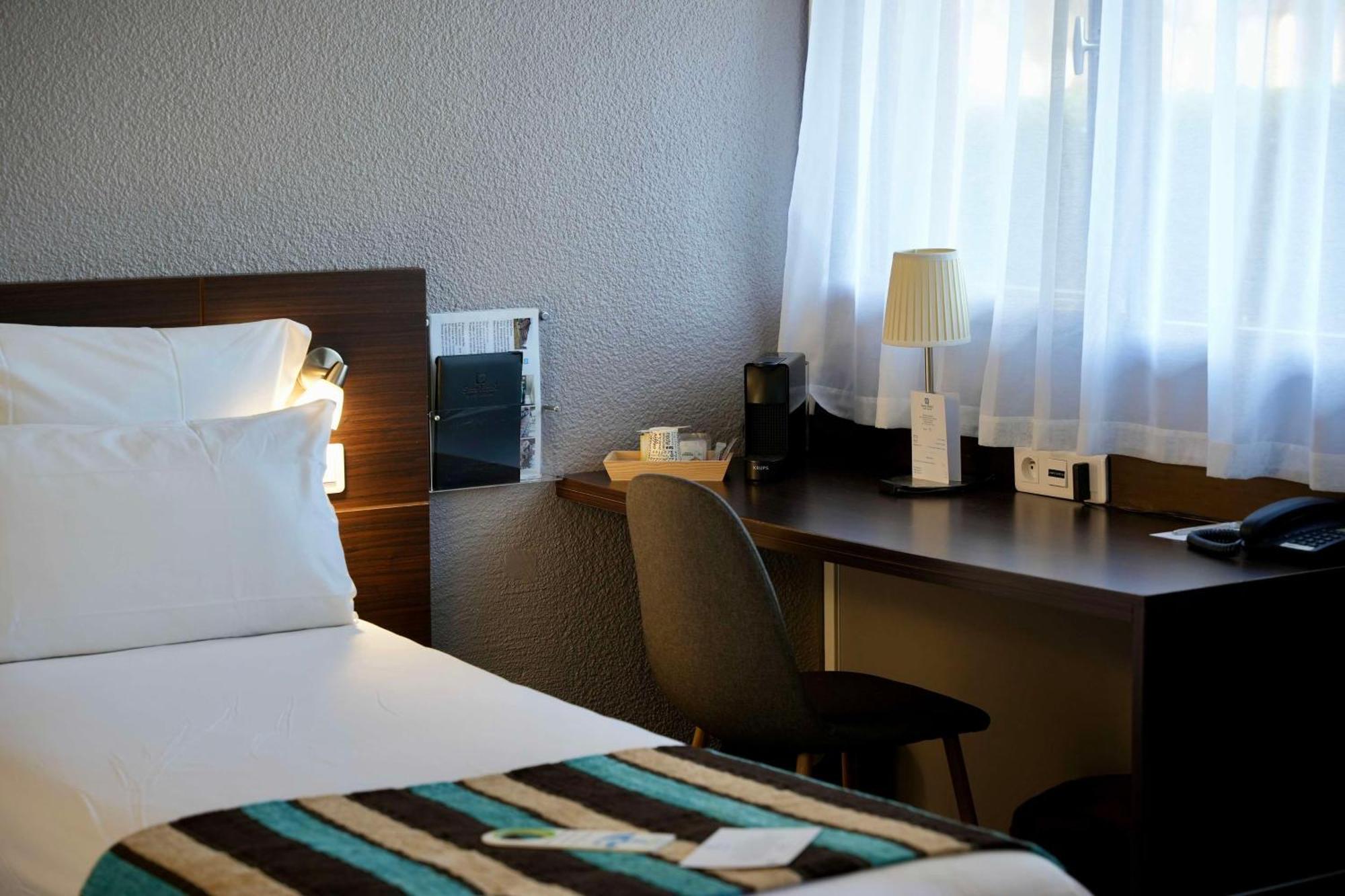 Sure Hotel By Best Western Biarritz Aeroport Esterno foto